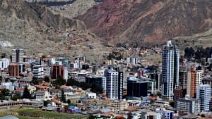 Vista_del_barrio_de_Calacoto_La_Paz_Bolivia